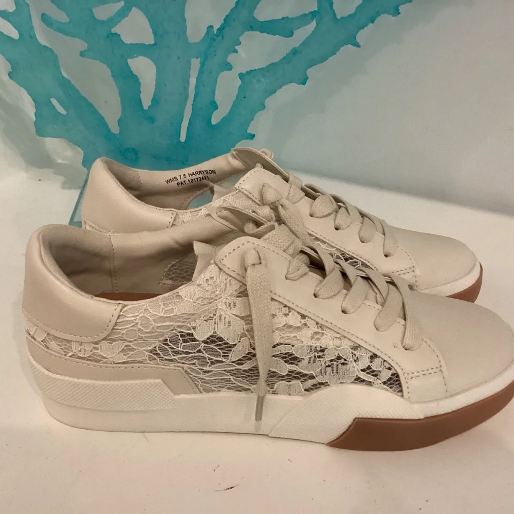 DV by Dolce Vita WMNs Ivory Lace Comfort Memory Foam Cushion Sneaker SZ 7.5 NWOB